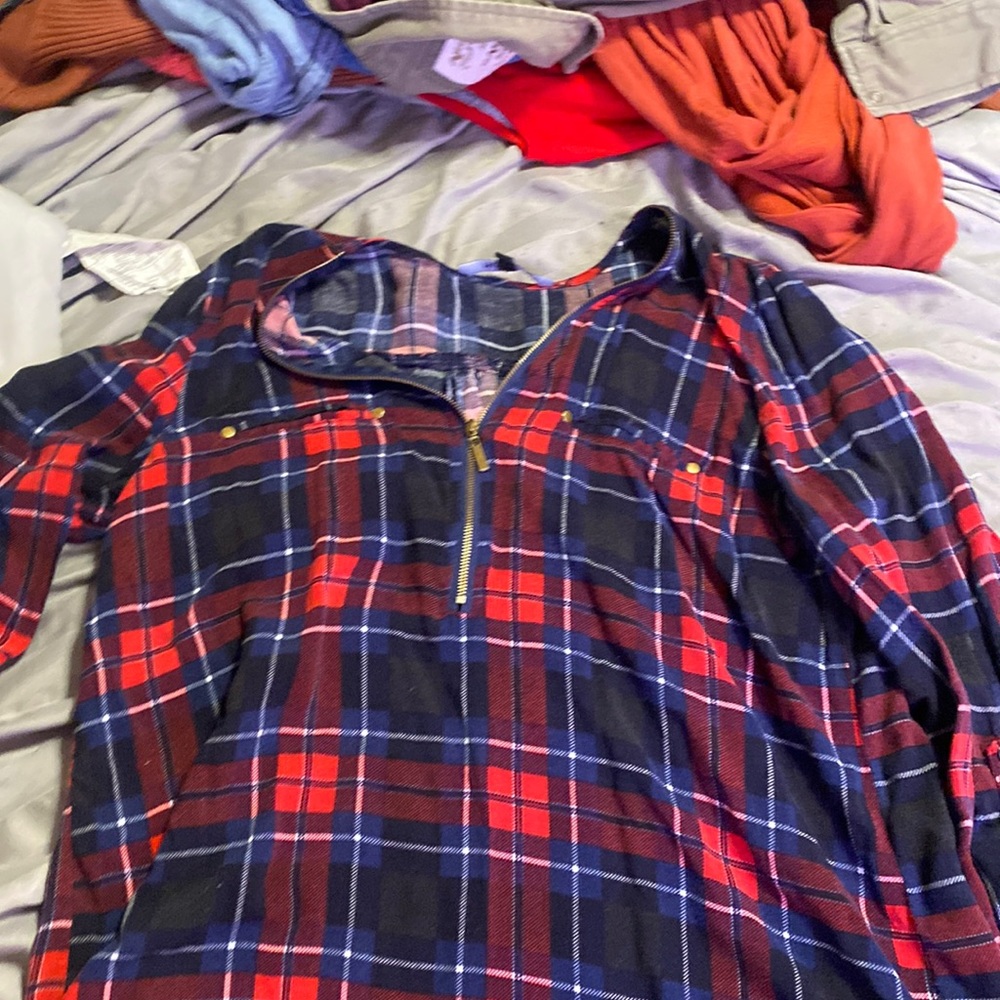 Plaid shirt with a zipper